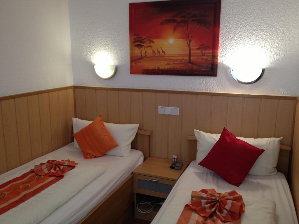 Hotel Bolsche 126 Berlin Bagian luar foto